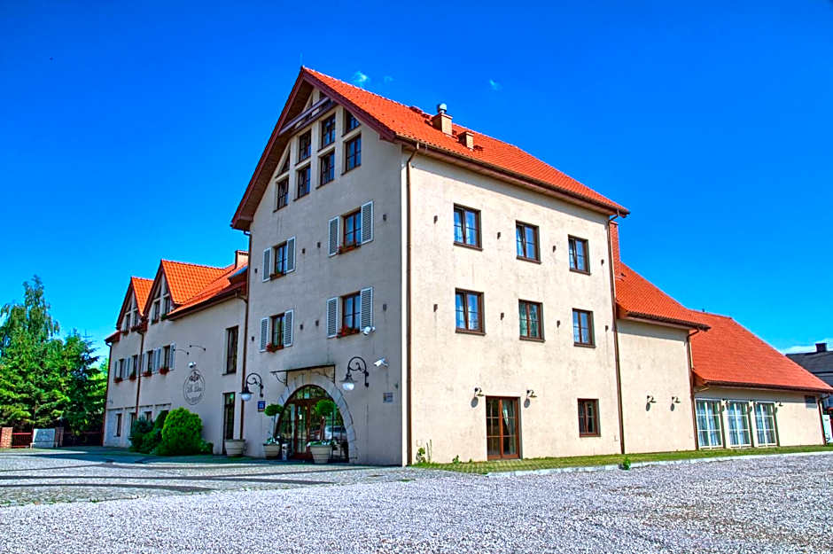 Villa Estera - Hotel & Restauracja