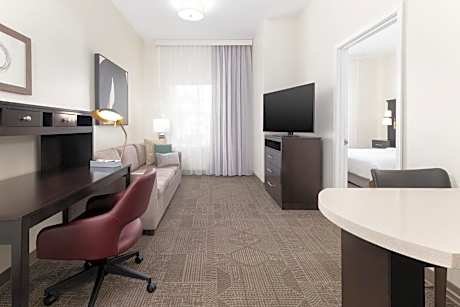 One-Bedroom Suite with King Bed Mobility Access Tub - Non-Smoking