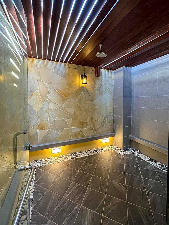 Bonheur at Karambunai