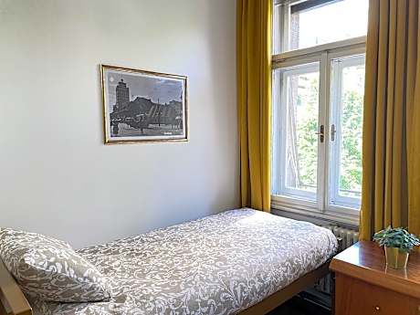Twin Room B