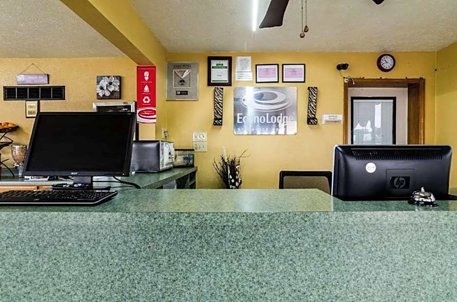 Econo Lodge Winfield