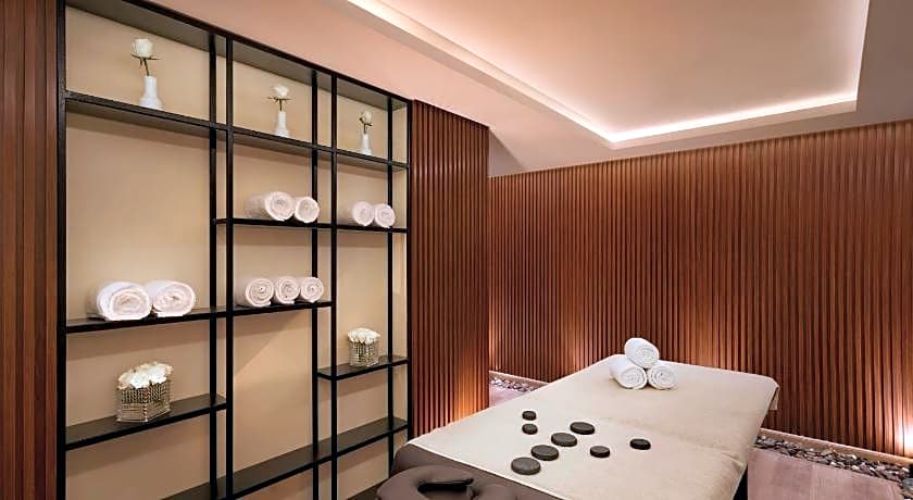 Anwar Al Madinah Movenpick Hotel