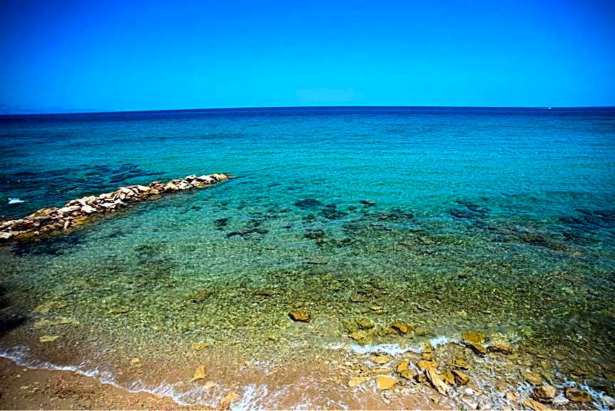 Amboula Beach Apartments