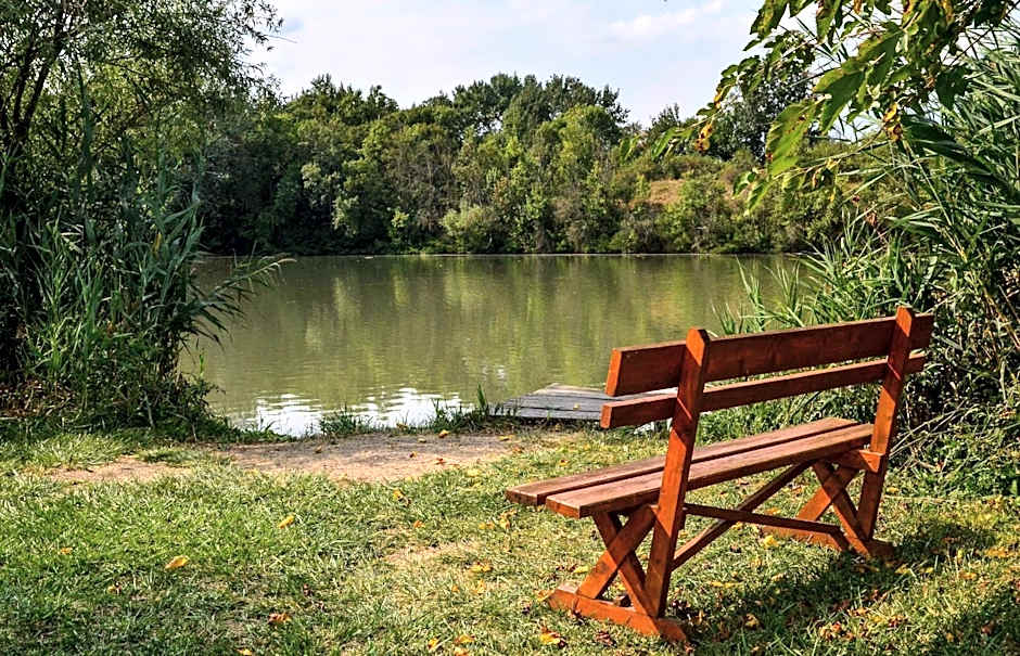Antal-tavi Fogadó és Horgászparadicsom
