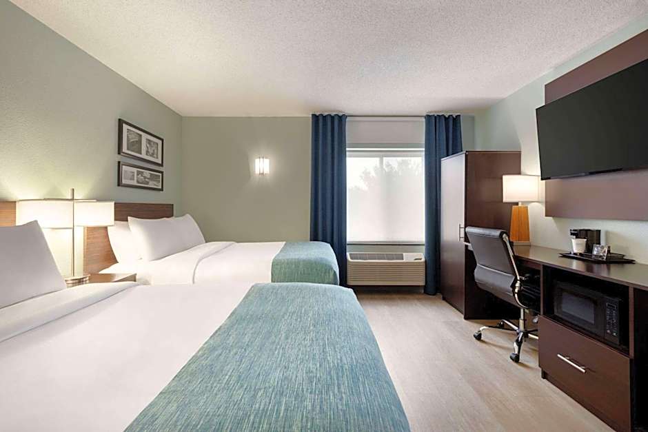 Wingate by Wyndham Salisbury