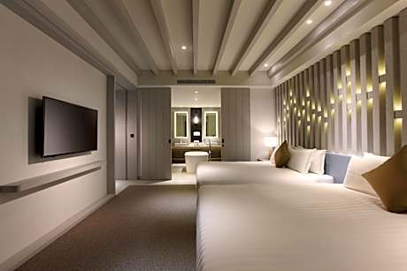 Suite with Garden View