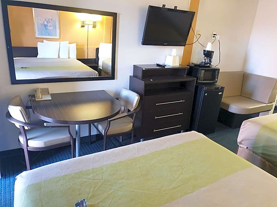 Split Mountain Motel