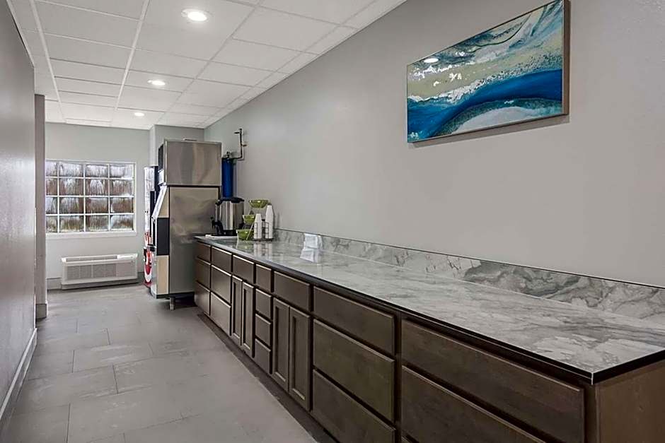 Americas Best Value Inn & Suites Lake Charles at I-210 Exit 11