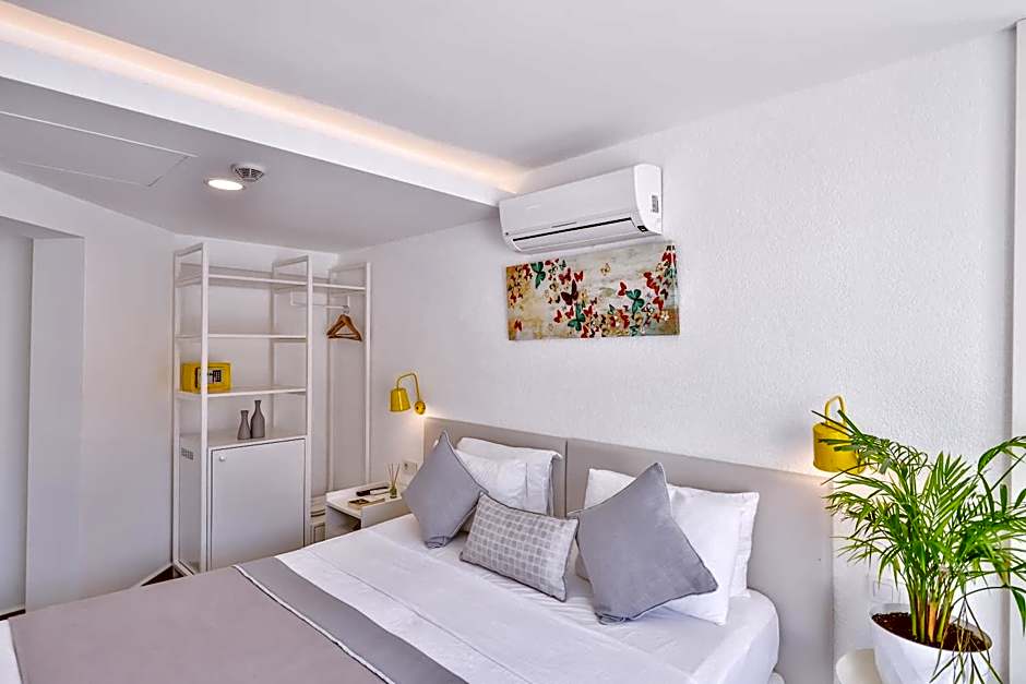 Photo 1 of 9 of 1 Double Bed or 2 Beds, Side Sea View