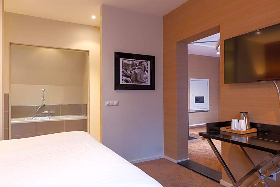Photo 1 of 4 of Suite
