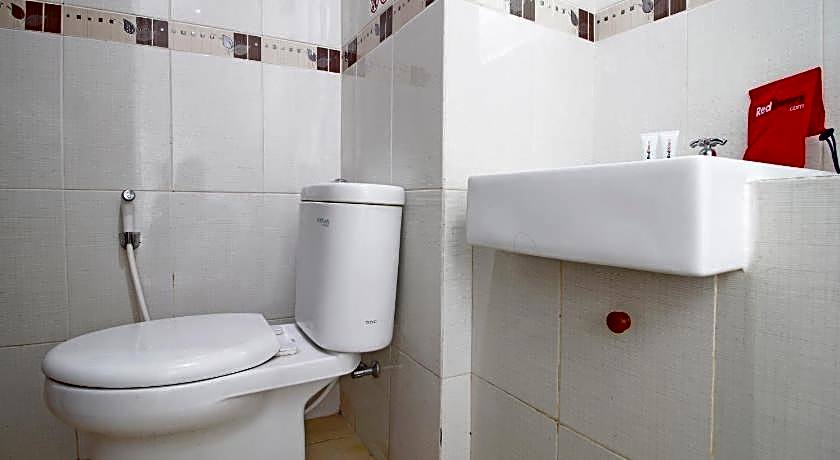 RedDoorz @ Turangga Sari