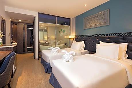 Deluxe Double or Twin Room with City View