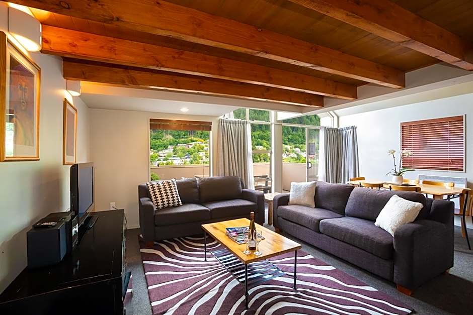 Cranbury Court Apartments