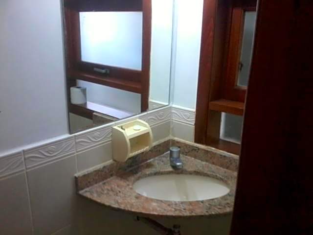 Casa em Juquehy, condomínio com piscina, área verde a 700 m da praia