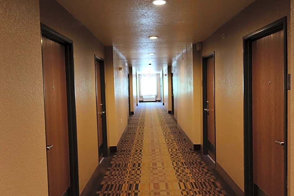 West Worth Inn & Suites White Settlement