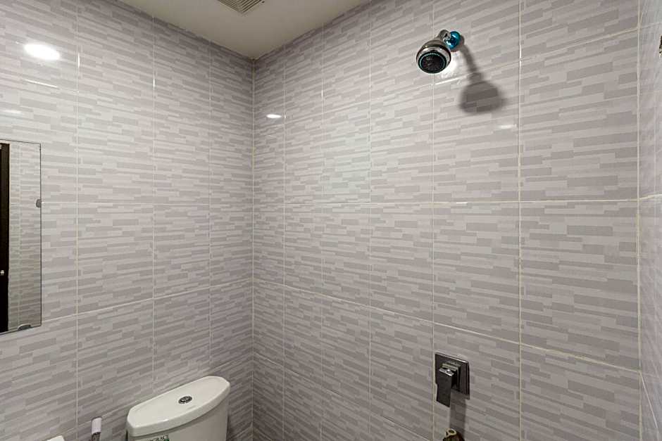 RedDoorz near AP Pettarani 3