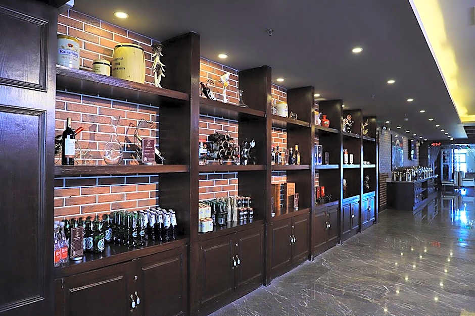 James Joyce Coffetel Golmud Huaxing Plaza Branch