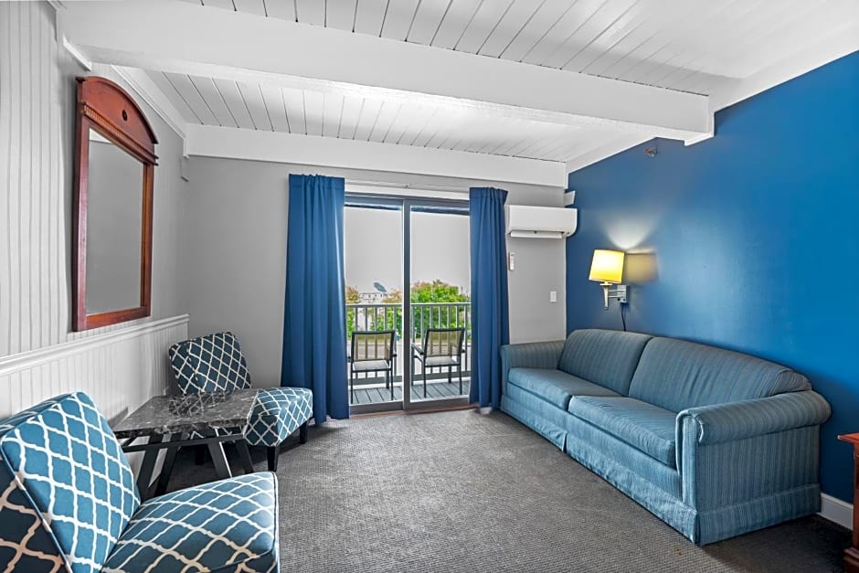 Hatchway Hotel