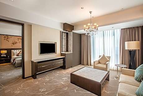 1 Bedroom Suite City View