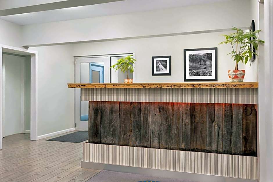 Gatlinburg River Inn