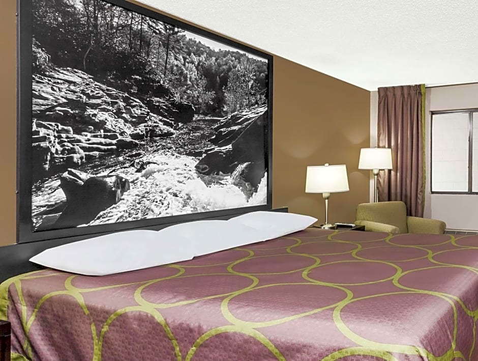 Super 8 by Wyndham Monteagle TN