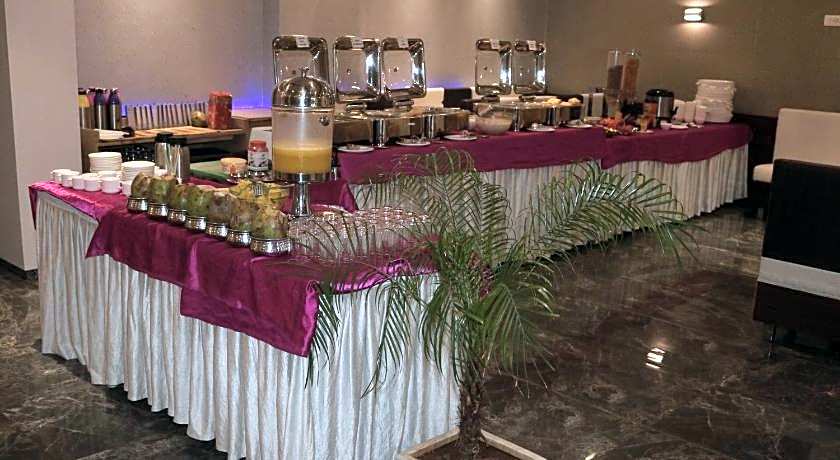 Hotel Orange International