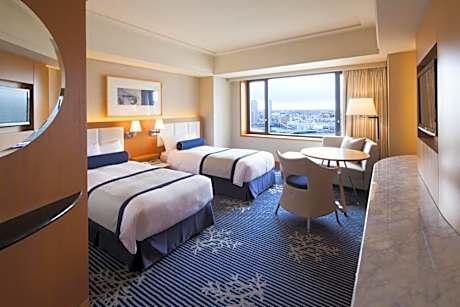 Bay Club Floor - Twin Room with City View - Non-Smoking