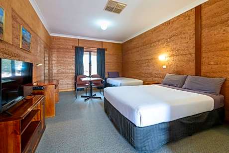 Mud Hut Motel