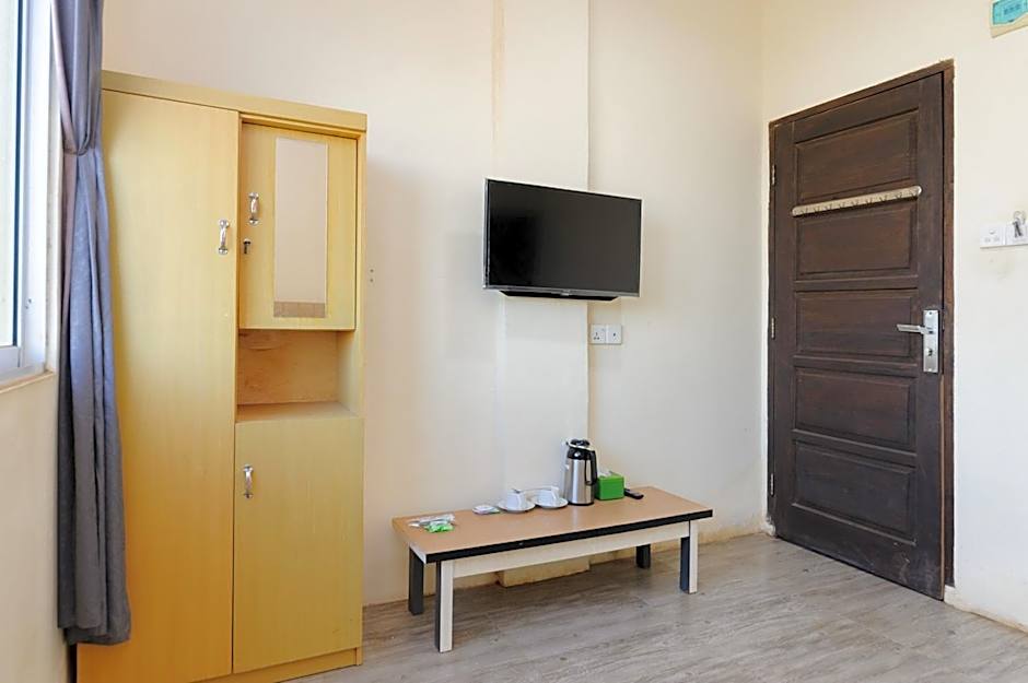 RedDoorz @ Cikitsu Batam