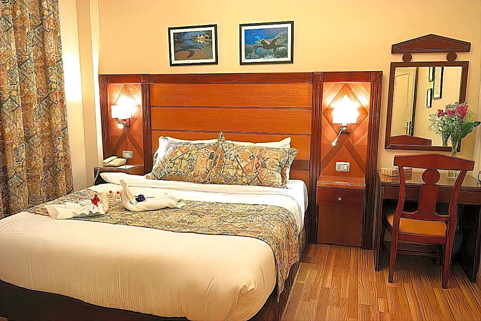 Comfort Hotel Suites
