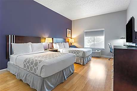 Queen Room with Two Queen Beds and Roll-In Shower - Mobility Accessible