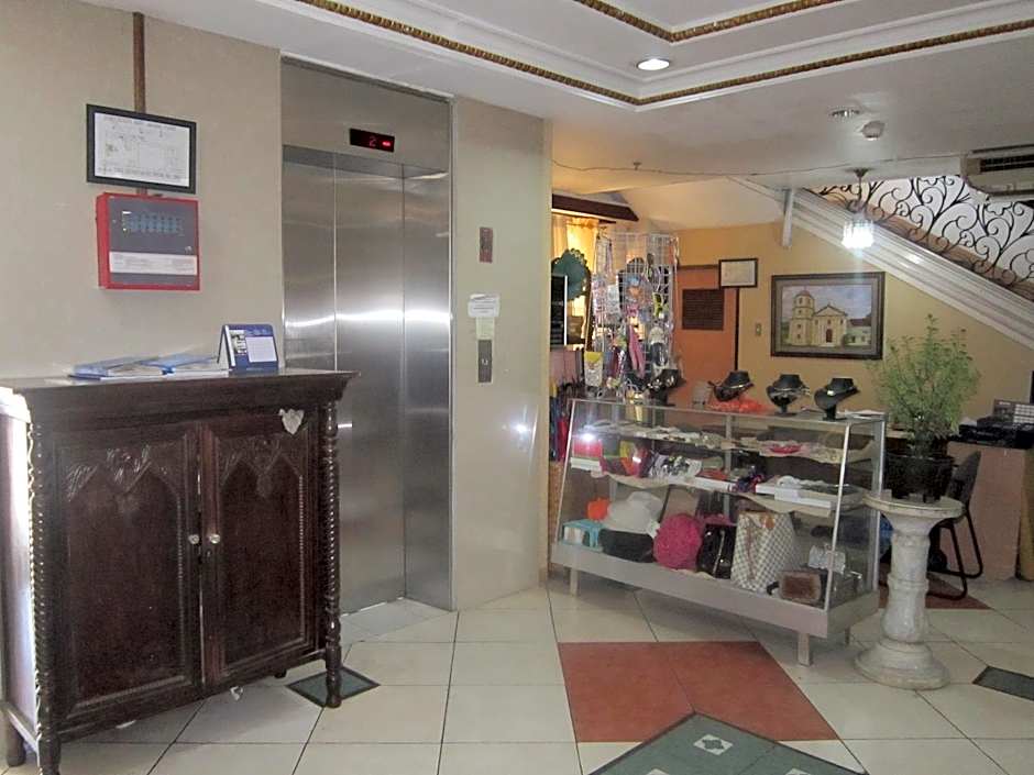 Plaza Maria Luisa Suites Inn