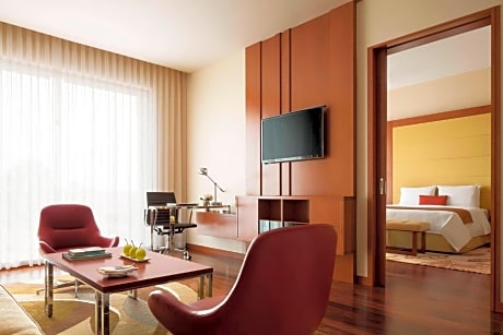 Deluxe Suite with complimentary airport transfers, Happy Hours, Executive Lounge Access