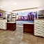 La Quinta Inn & Suites by Wyndham Detroit Utica