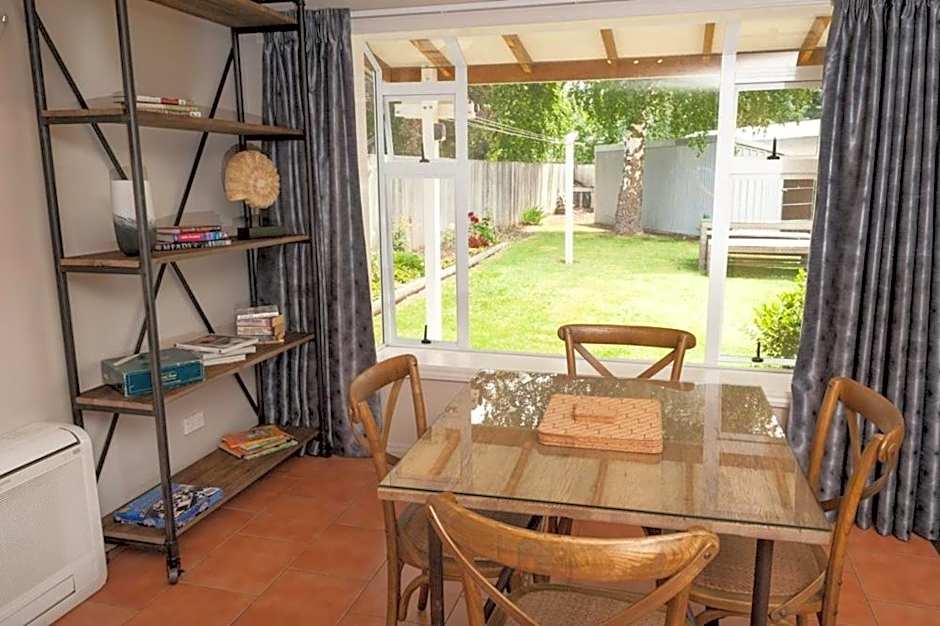 Mountain Chalets Motel