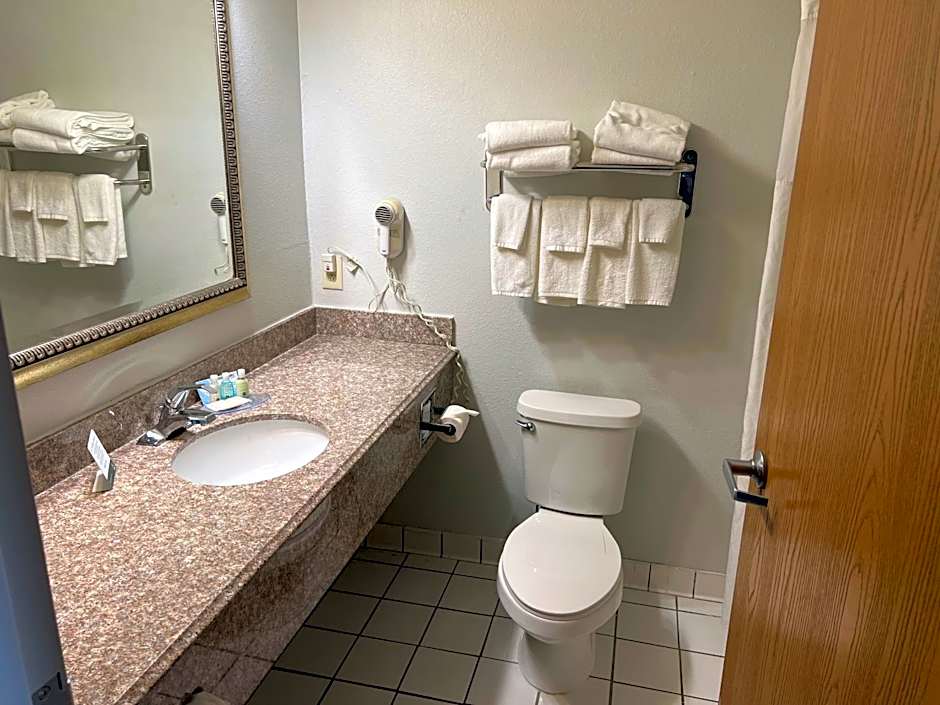 Quality Inn & Suites Portsmouth