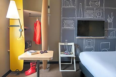 Triple Room with One Double Bed and One Single Bed