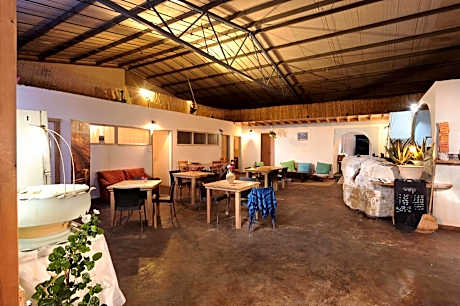 One-Bedroom Chalet with Shared Bathroom