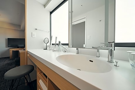 ReFa Collaboration - Superior Twin Room (1 adults)