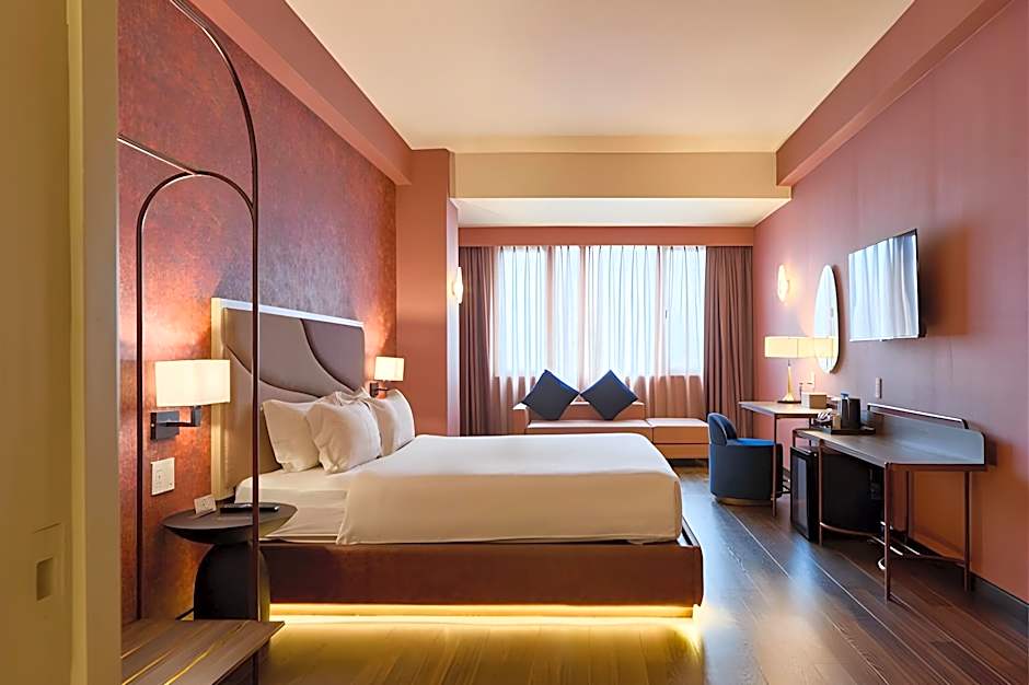 Kin Hotel Ly Tu Trong