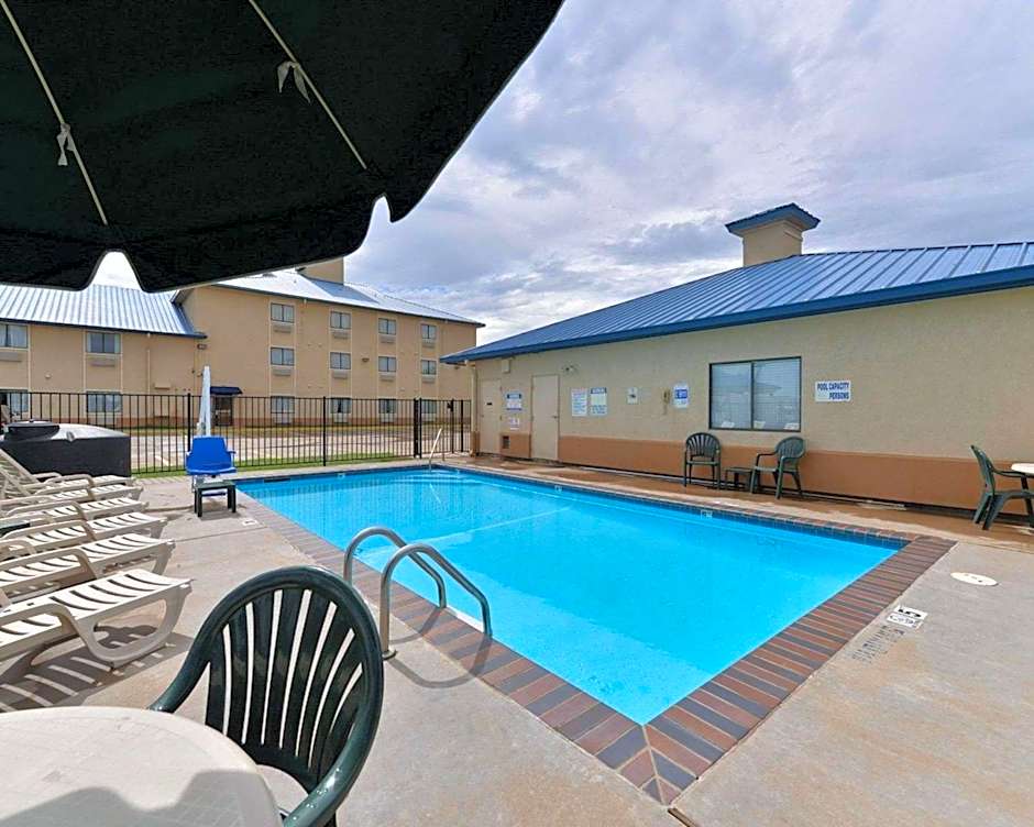 Quality Inn & Suites Wichita Falls I-44