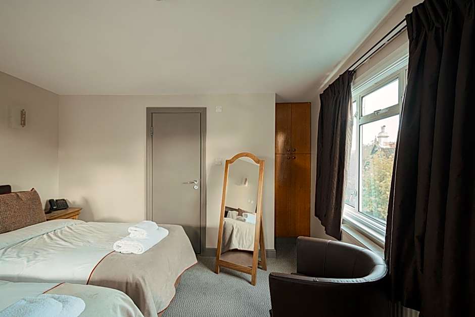 Old Mill Hotel & Lodge