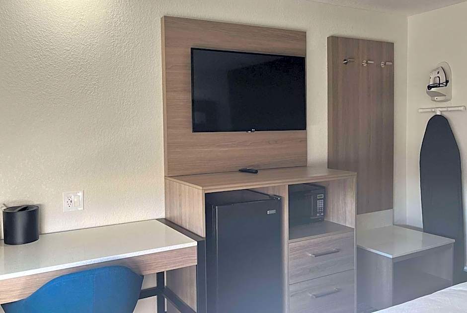 Baymont by Wyndham Indianapolis Northeast