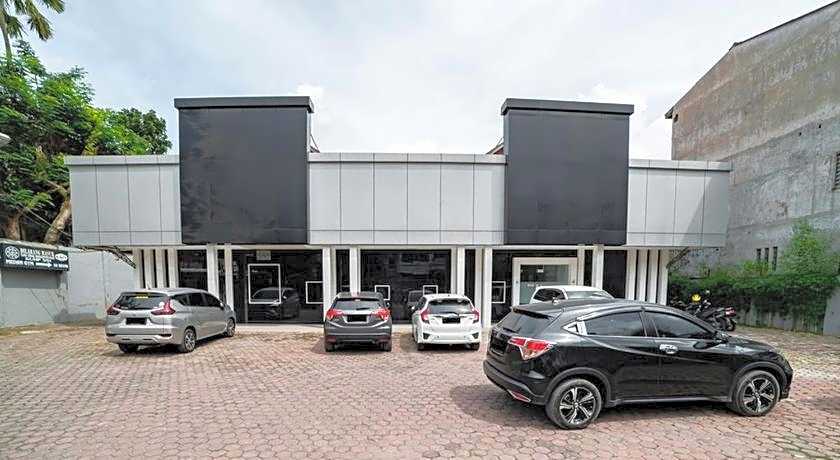RedDoorz Plus near Thamrin Plaza Medan