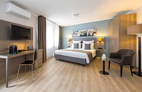 SUPERIOR ROOM CAPACITY 3