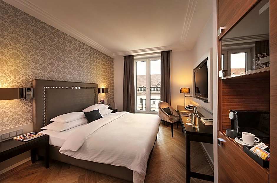 Hotel Maximilian’s