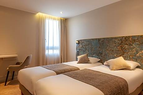 Twin Room with Shower