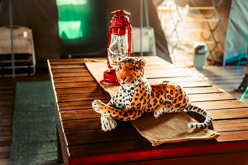 The Tree Top Village Urban Glamping