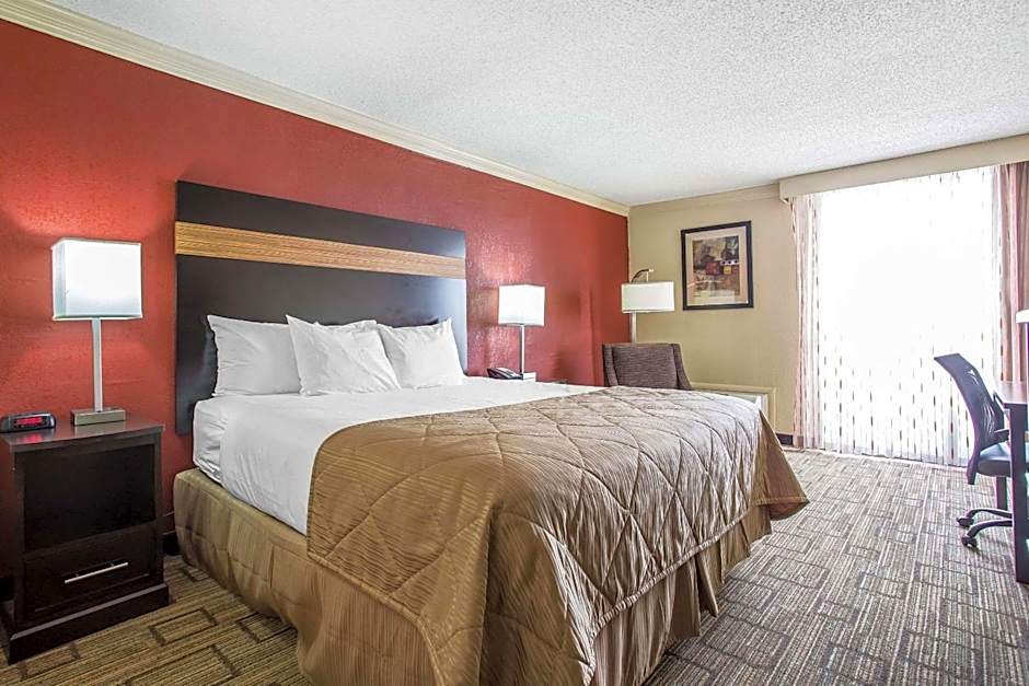 Clarion Hotel Fort Mill Near Amusement Park