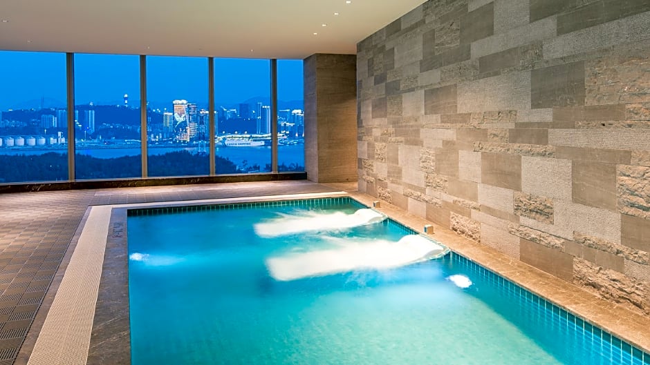 HUALUXE Xiamen Haicang Harbour View By IHG
